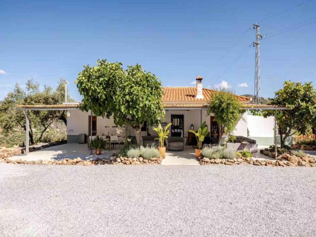 Villa de 5 dormitorios con piscina privada de agua salada. in Comares, Provincia de Málaga