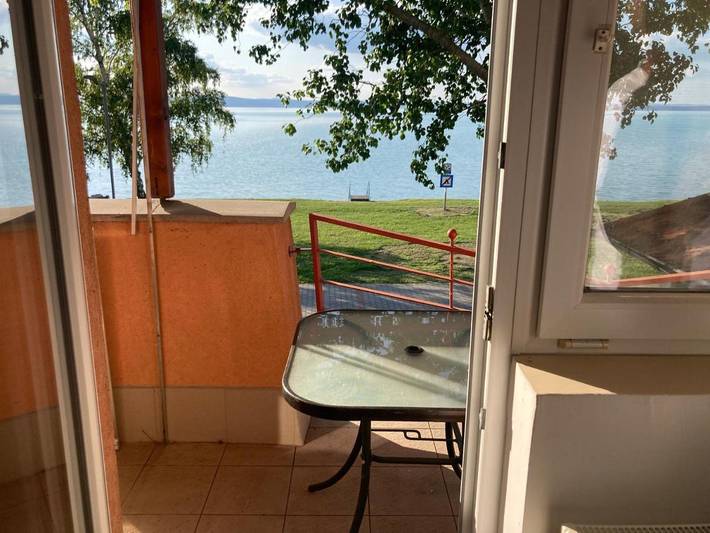 Ferienwohnung für 2 Personen, mit Balkon und Seeblick sowie Ausblick in Siofok - 4
