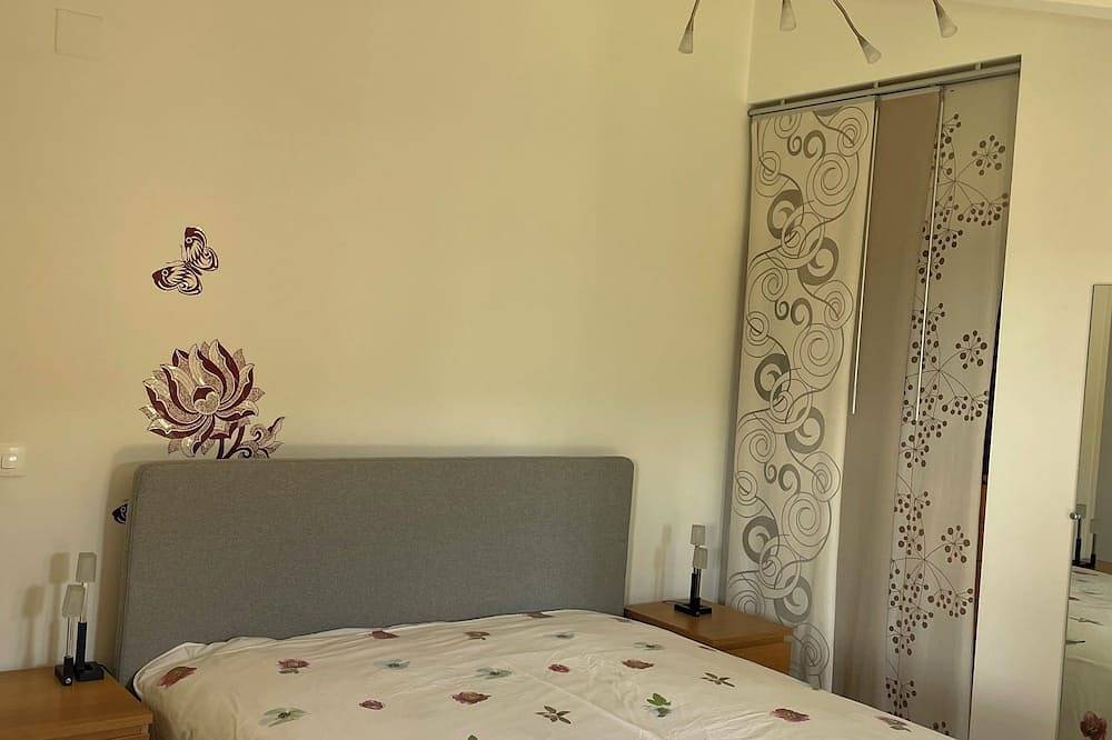 Loft in a barn on the edge of the village with viewpoint, land and terraces in L'Honor-de-Cos, Tarn-et-Garonne