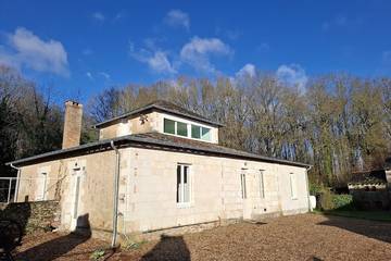 Gîte pour 10 personnes, avec jardin, animaux acceptés à Feneu