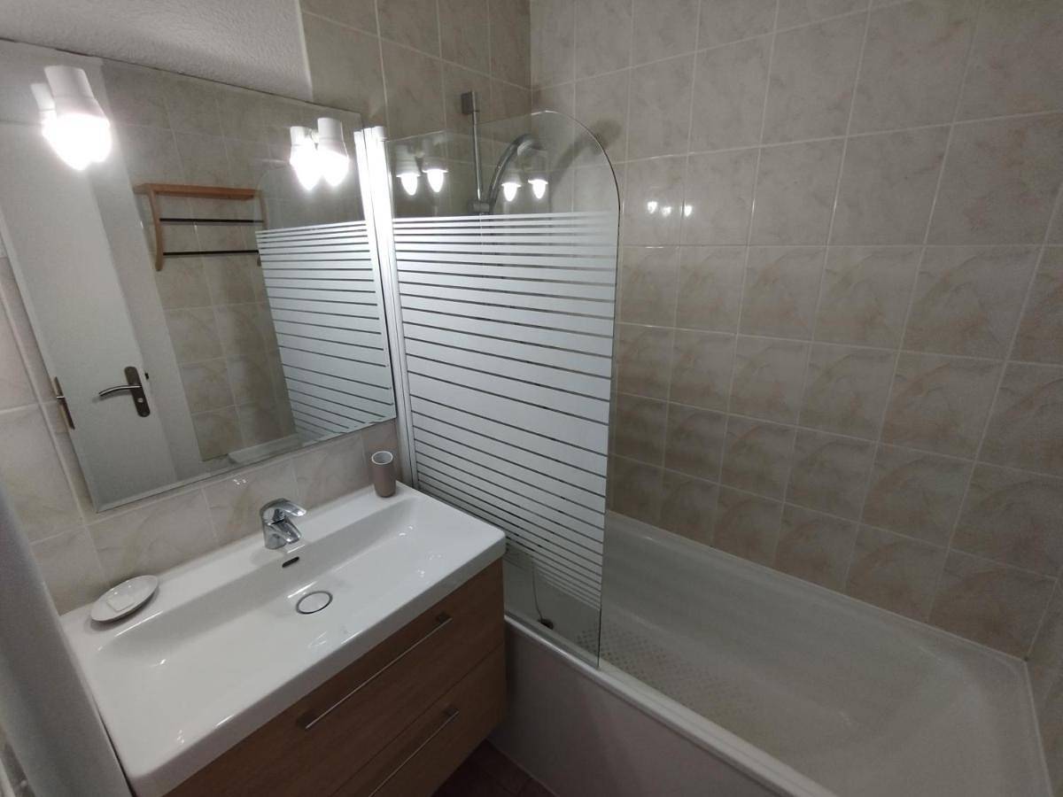 Appartement entier, One-Bedroom Apartment in Le Phare (Biarritz), Anglet