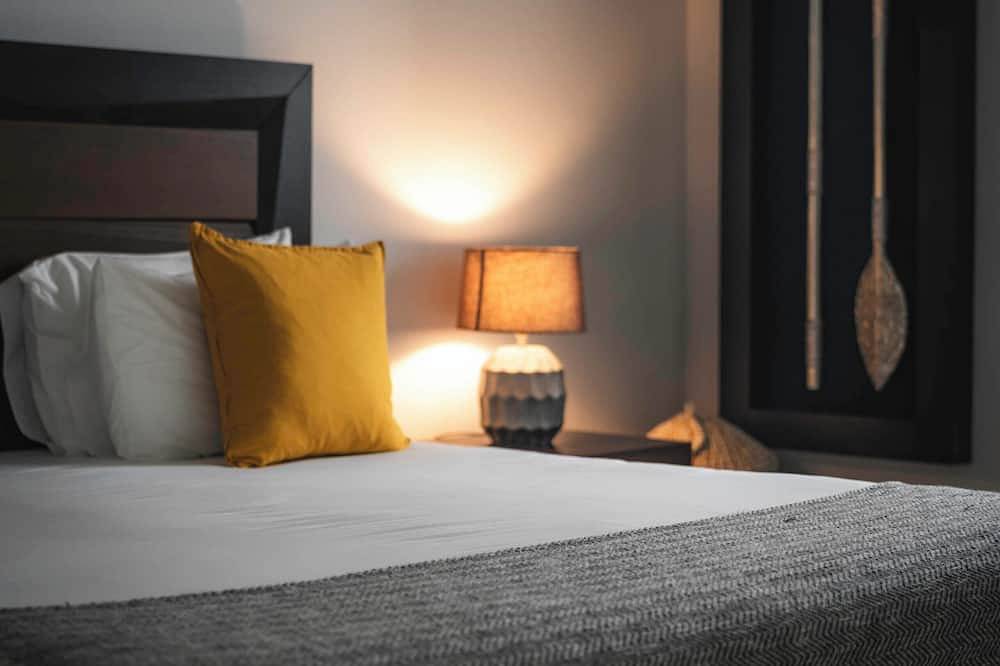 Stylish 2 Bedroom Stone House On Ocean Front In São Jorge, Azores (Belo Surf) in São Jorge