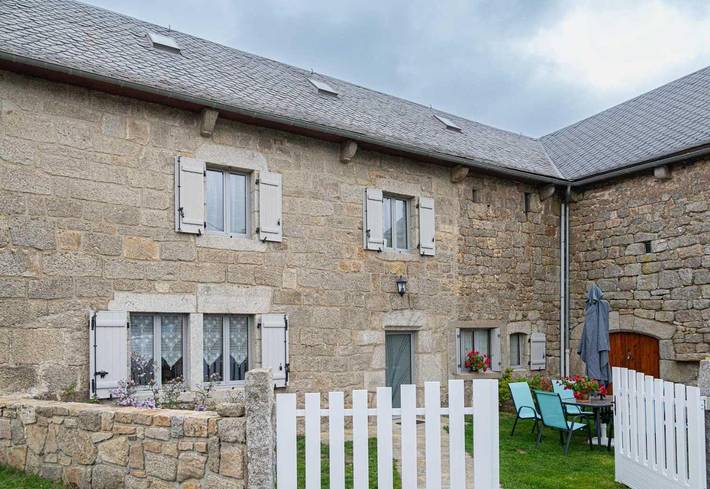 Location de vacances pour 6 personnes, avec jardin dans Arzenc-d'Apcher - 3