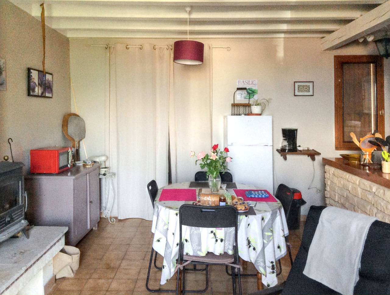 Maison charmante à Vachères avec vue sur la montagne in Vachères, Parc naturel régional du Luberon