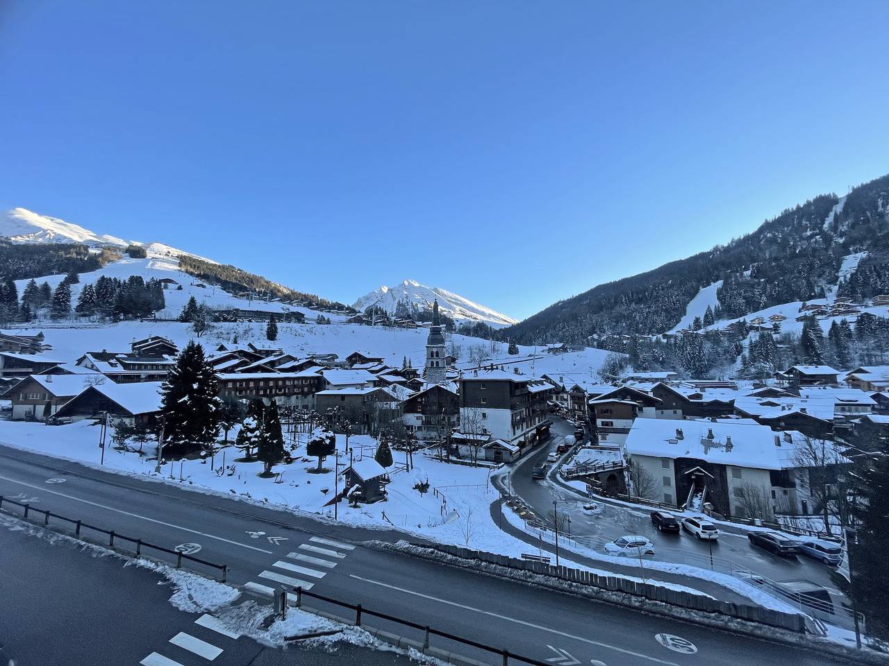 Entire apartment, Crystal 25 in La Clusaz, Annecy region