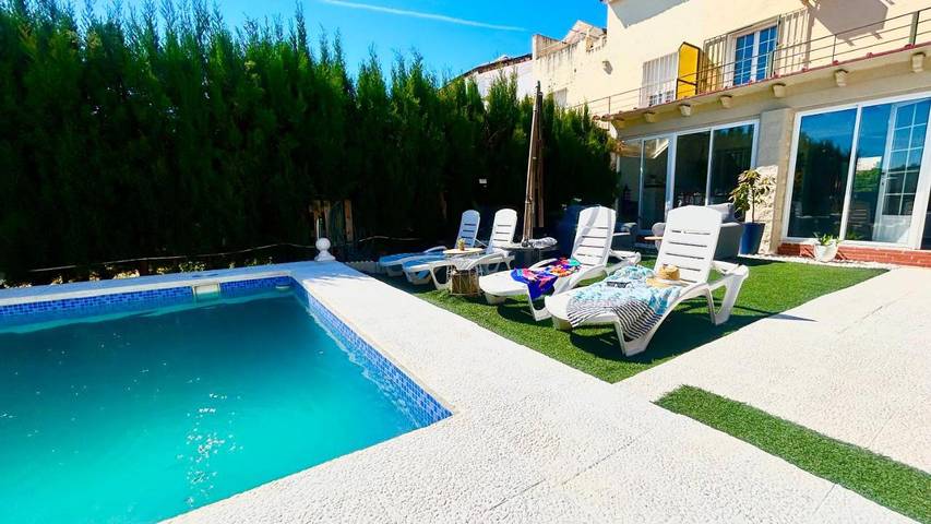 Casa rural para 6 personas, con Balcón y Terraza además de Jardín y Piscina en Guillena - 2