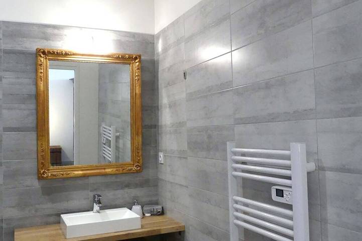 Chateau la Vidalle - Hermès, cottage with swimming pool in Vendres, Mediterranean Coast (France)