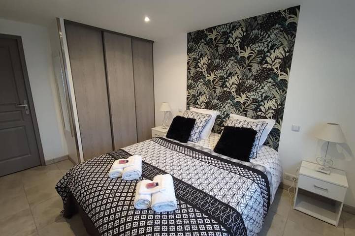 Location de vacances pour 2 personnes, avec terrasse et jardin à Semussac - 2