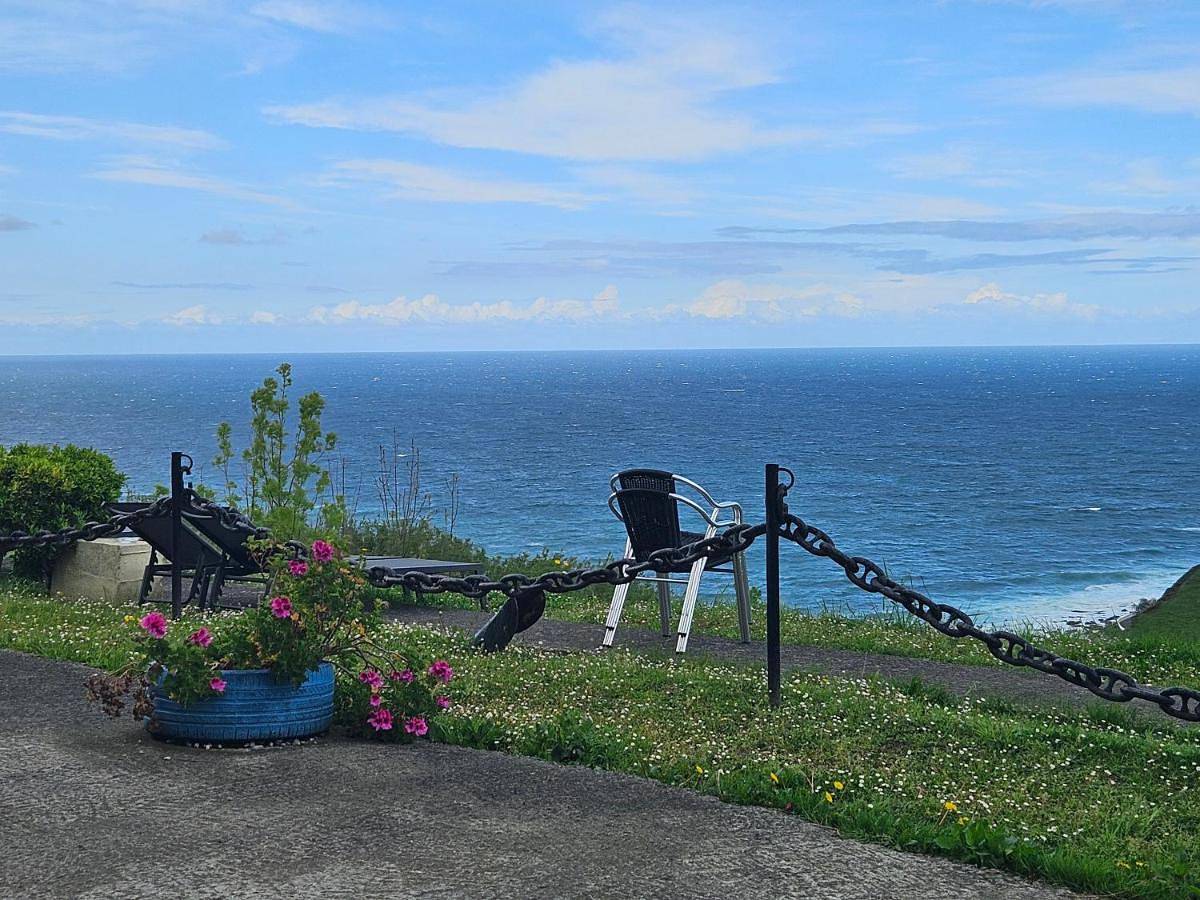 Gure ametsa in Guetaria, Ruta del flysch