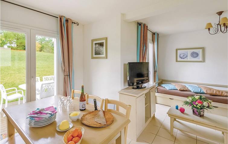 Appartement confortable avec piscine près de la Plage du Portzic in Morgat, Crozon
