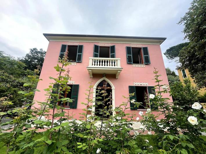Villa per 7 persone, con panorama e giardino nonché balcone in Comune di Monterosso al Mare