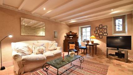 Cottage pour 12 personnes, avec piscine et jacuzzi ainsi que jardin et sauna à Lantheuil