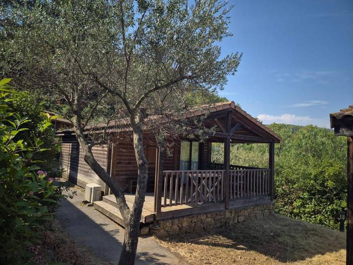 Chalet pour 4 personnes, avec Terrasse et Piscine ainsi que Sauna et Vue