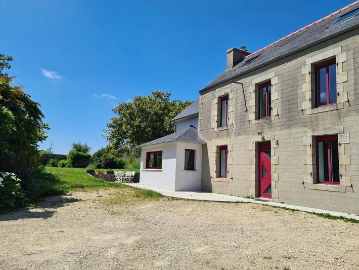 Location de vacances pour 13 personnes, avec jardin, animaux acceptés à Landivisiau - 2