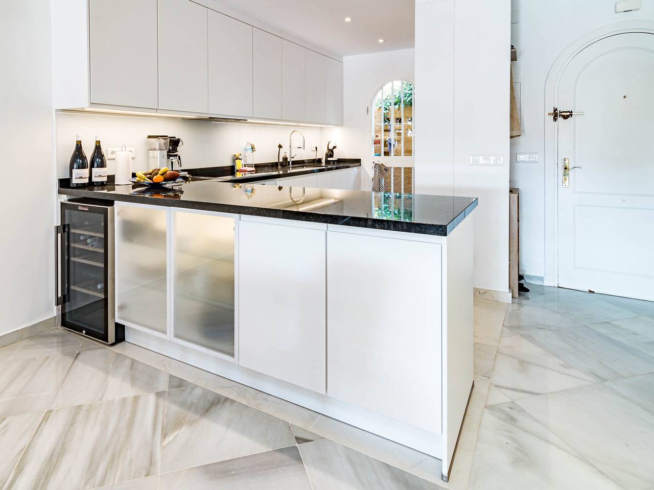 Appartement à Marbella avec piscine, terrasse et salle de sport pour 6 personnes in Marbella West, Marbella