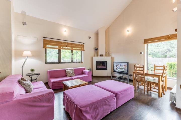 Ferienhaus 'El Herrén Del Abuelo' mit Bergblick, privatem Pool und privater Terrasse in Vegas de Matute, Segovia Provinz