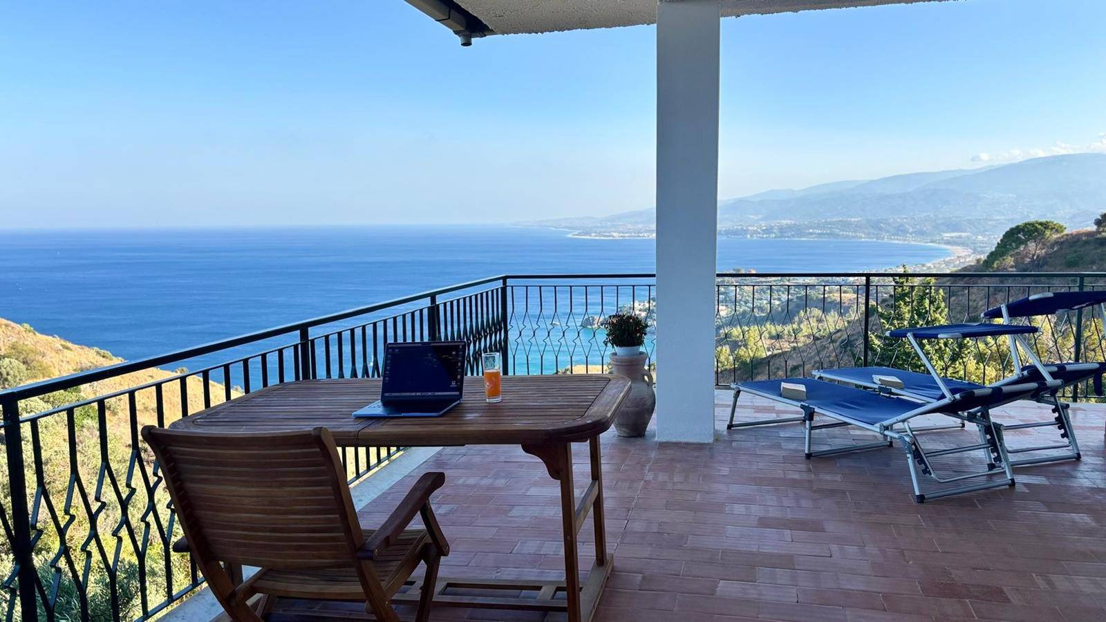 Apartamento entero, Maison Stalettì, entre cielo, mar e higos chumbos in Stalettì, Provincia de Catanzaro