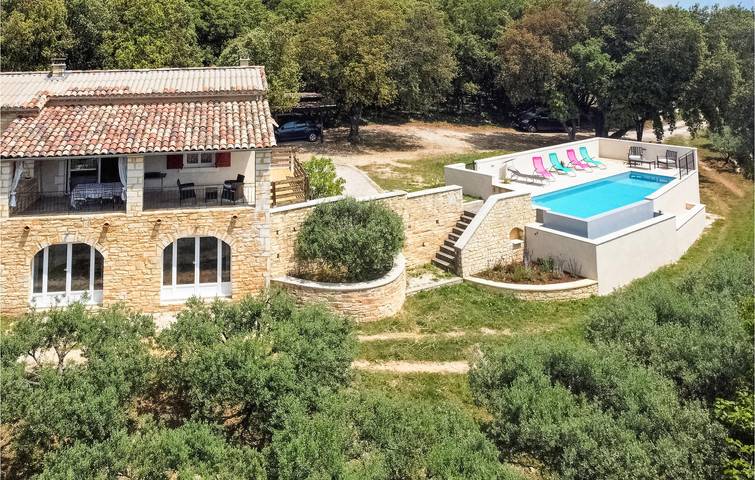 Location de vacances pour 6 personnes, avec jardin ainsi que terrasse et piscine à Orgnac-l'Aven - 2