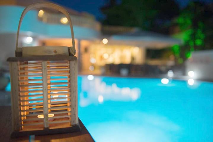 Hôtel pour 2 personnes, avec jardin ainsi que piscine et vue dans Érétrie - 3