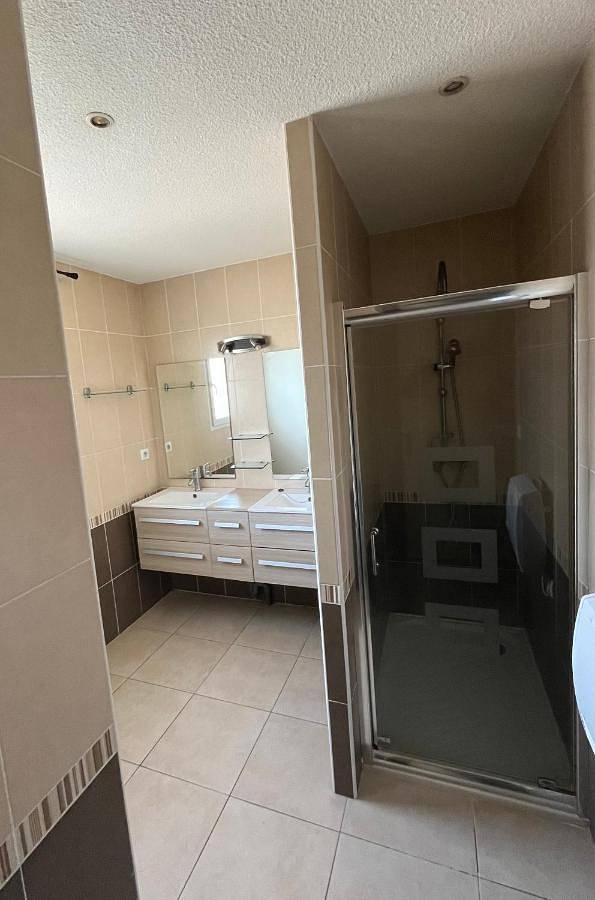 Location de vacances pour 11 personnes, avec balcon à Vinassan - 3