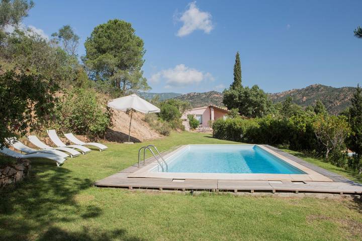 Villa per 6 persone, con Giardino in Cagliari e Dintorni