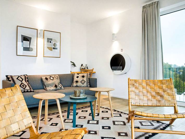 Ferienwohnung für 8 Personen, mit Balkon und Seeblick sowie Pool, mit Haustier in Lembruch