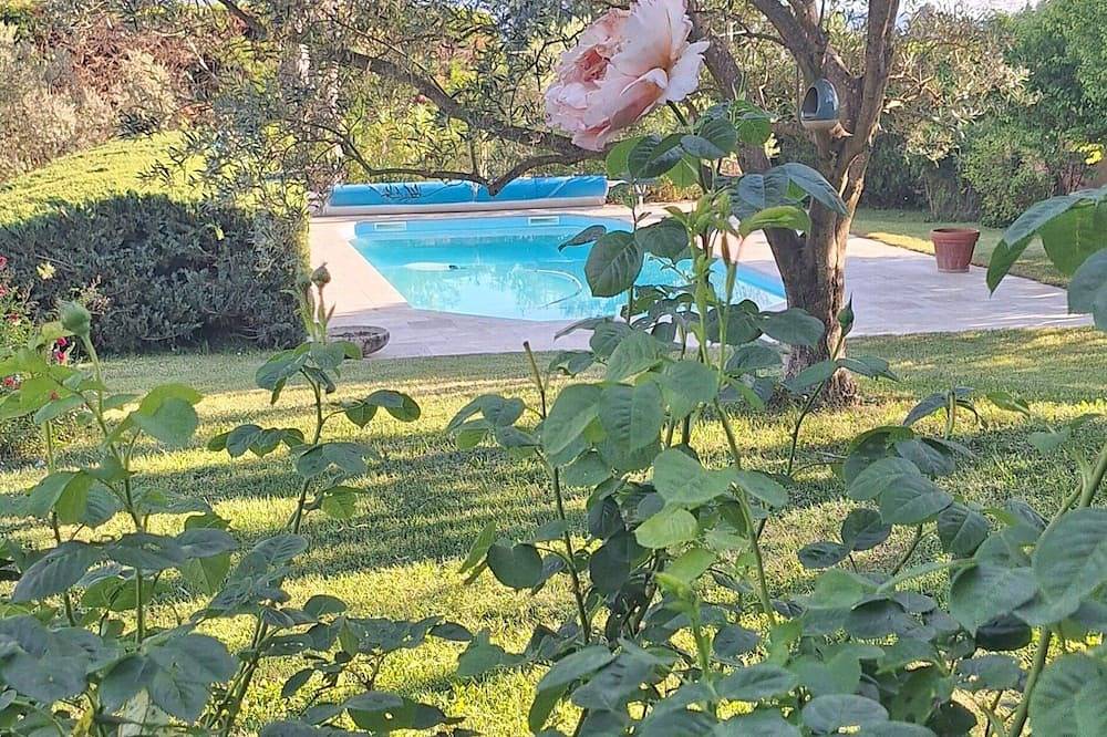 Luberon - Villa Roquefraiche (climatisée, piscine, jardin de près de 3000 m2) in Lauris, Parc naturel régional du Luberon