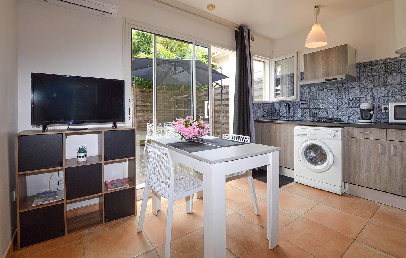 Gemütliches Apartment mit Terrasse und Parkplatz in der Nähe des Aléria-Zentrums in Aléria, Corte und Umgebung