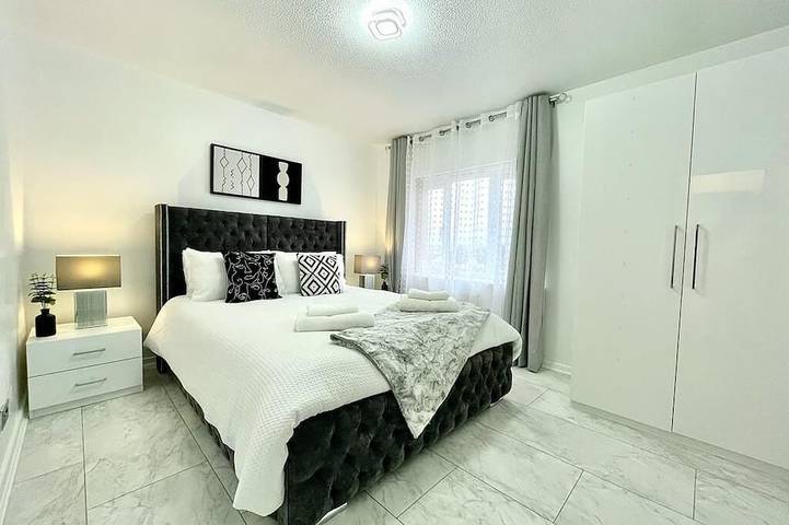 House 32 Delightful, Clean 2 bed house close to a golf course in Bolton, Grand Manchester