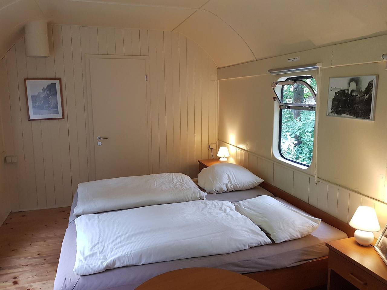 Ganze Ferienwohnung, Kulturbahnhof Helm - Historischer Bahn-Waggon, 2 Schlafräume in Bad Gottleuba-Berggießhübel, Elbsandsteingebirge