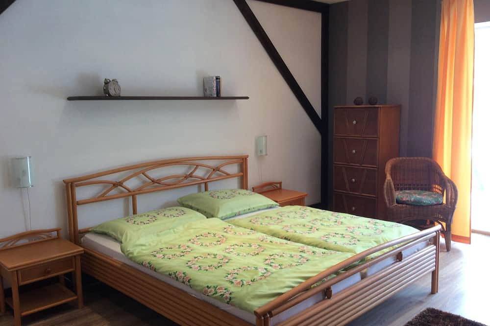 Ganze Wohnung, Ferienwohnung direkt am See mit eigenem Zugang. in Potzlow, Oberuckersee