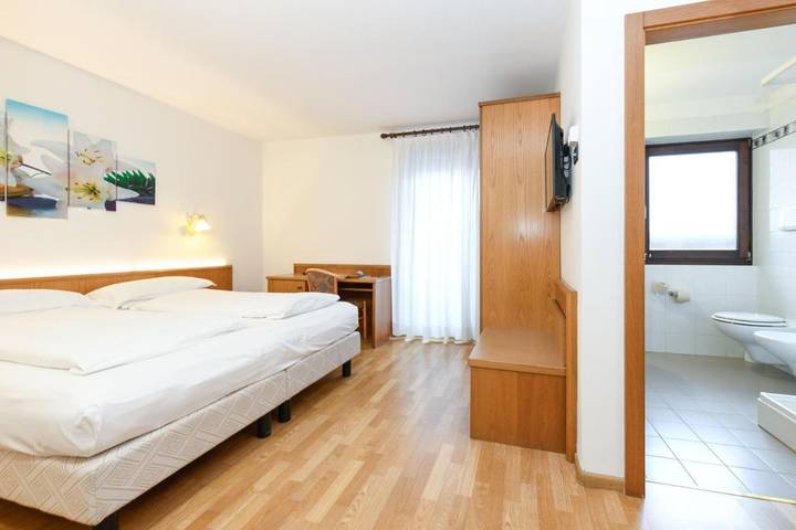 Hôtel pour 2 personnes, avec jardin ainsi que sauna et vue à Carisolo - 4