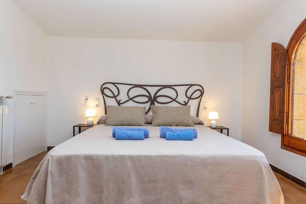 Preciosa casa de vacaciones privada con piscina privada, Wifi, Tv, terraza y vista panorámica in Palafolls, Costa del Maresme