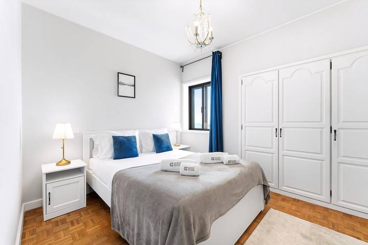 Geheel appartement, Vakantieappartement voor 6 personen met balkon in Bonfim, Porto District