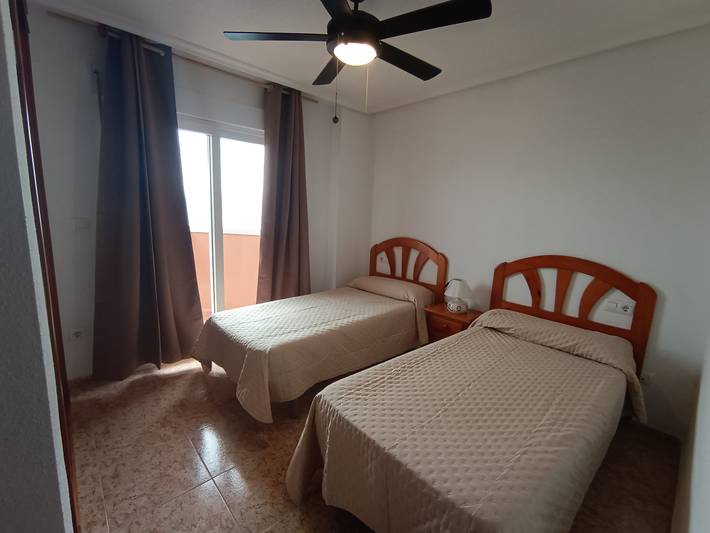 Ganze Wohnung, Ferienwohnung für 5 Personen mit Terrasse in La Manga del Mar Menor, Cartagena