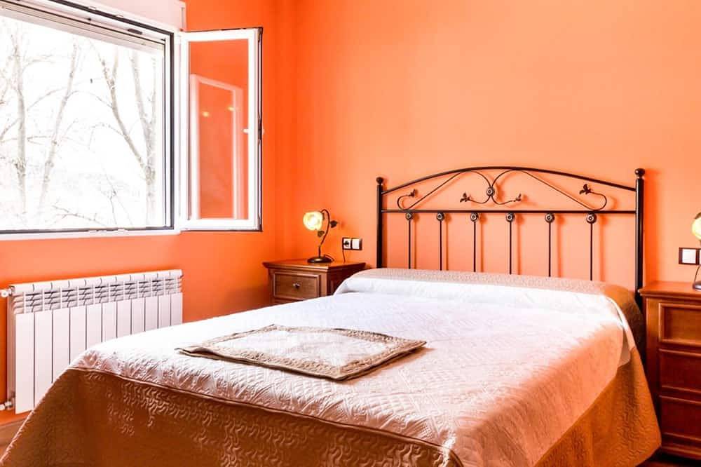 Andalusian house with private pool, views and Wifi in Nigüelas, Granada Province