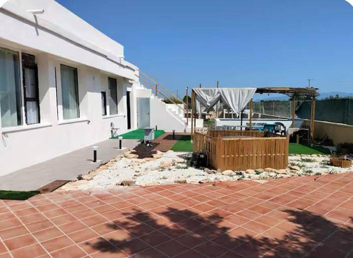 Holiday rental for 12 people, with Balcony and Hot tub as well as Terrace and Garden in Santa Bàrbara (Spain)