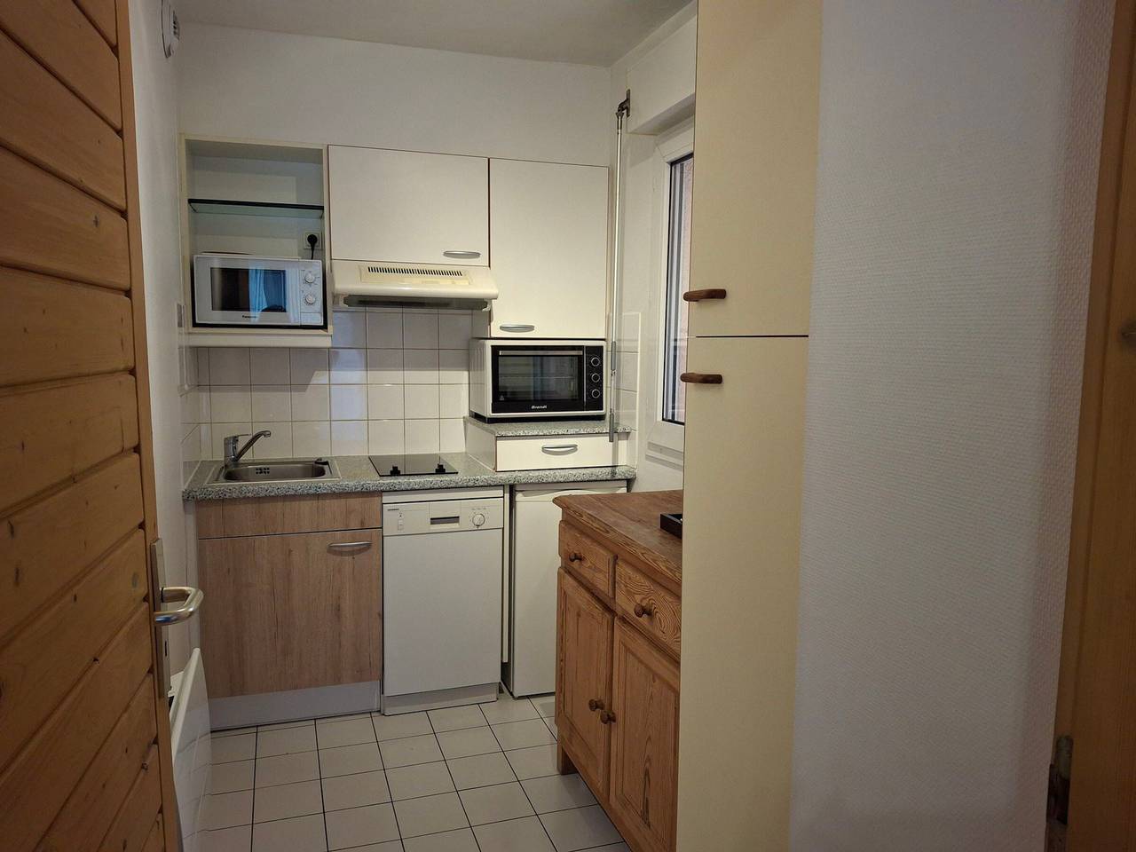 Entire studio, Central studio in Brides-Les-Bains with parking, wifi, pets allowed in Brides-les-Bains, Les Trois Vallées