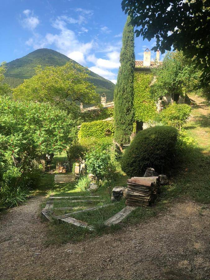 Location de vacances pour 12 personnes, avec piscine ainsi que jardin et vue à Eygluy-Escoulin - 2