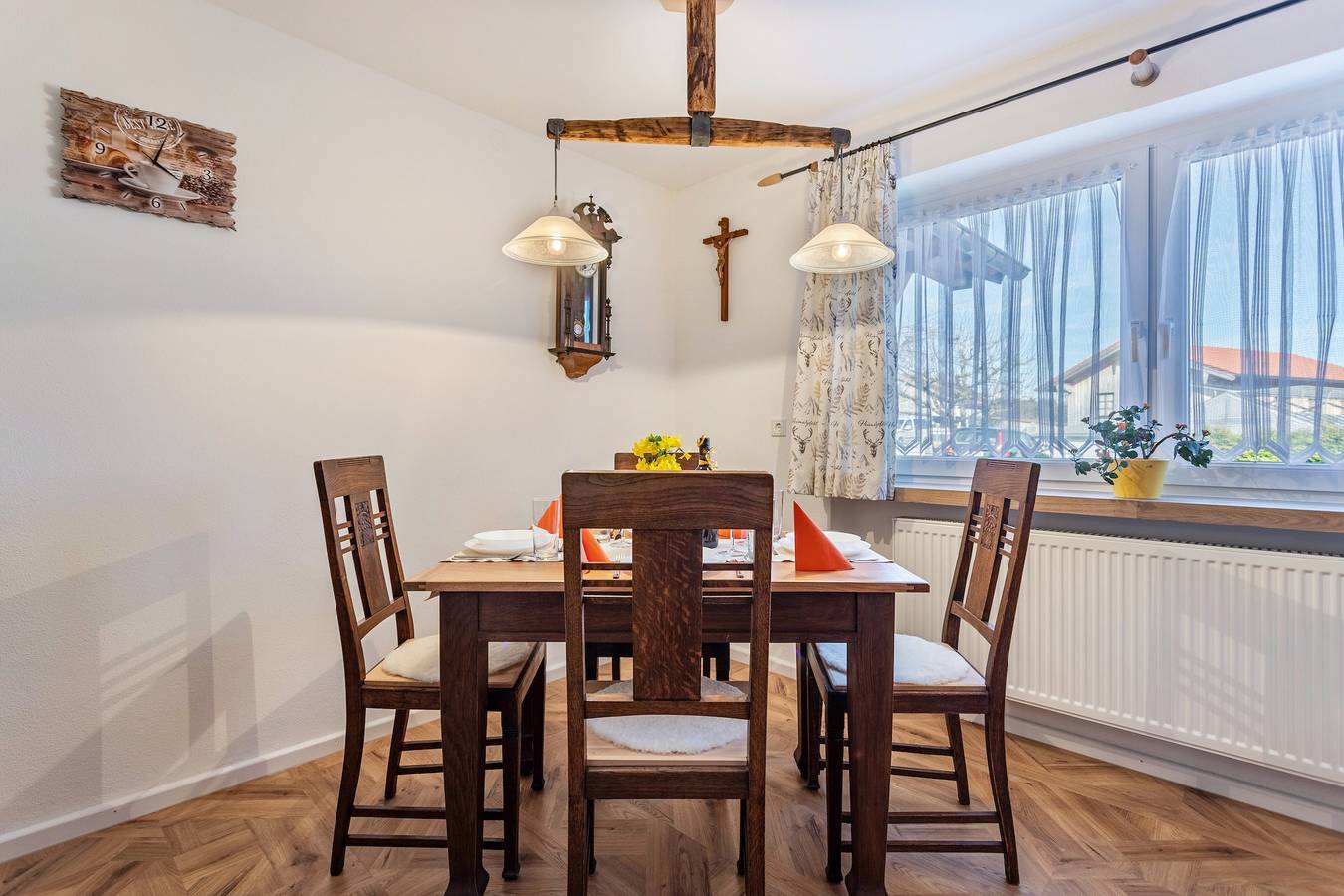 Ganze Wohnung, Ferienwohnung 'Haus Kali' mit Bergblick, Gemeinschaftsterrasse und Wlan in Teisendorf, Rupertiwinkel