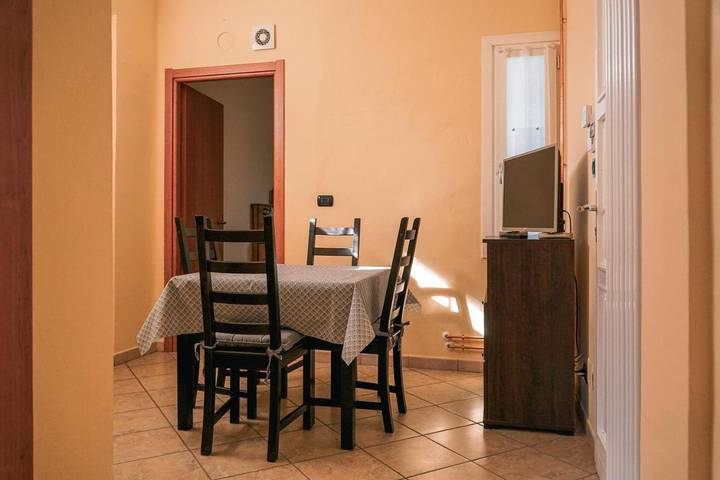 Gîte pour 2 personnes, avec terrasse ainsi que jardin et vue, animaux acceptés à Paesana - 3