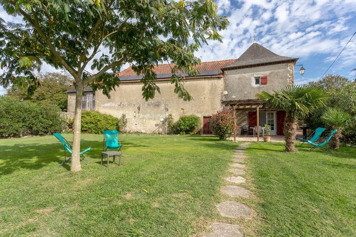 Gîte pour 6 personnes, avec Jardin à Bugnein