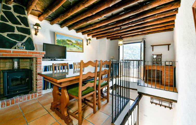 Charmant appartement avec jardin, Wi-Fi et barbecue, à 1 km du centre d'Alcútar in Bérchules, Cordillera Penibética