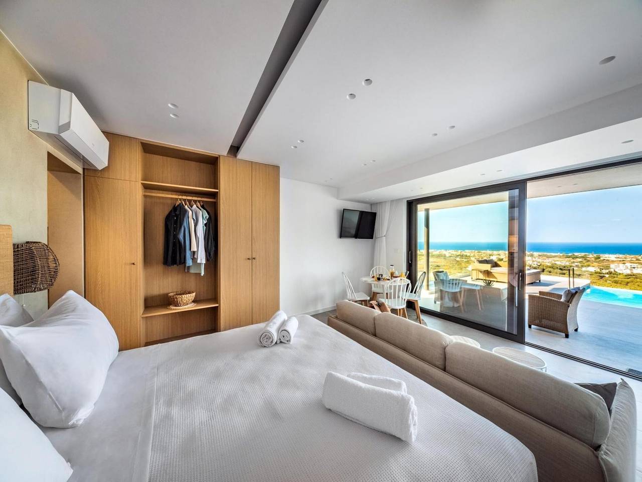 Villa in Gournes met zwembad en zeezicht in Iraklio-Heraklion en omgeving