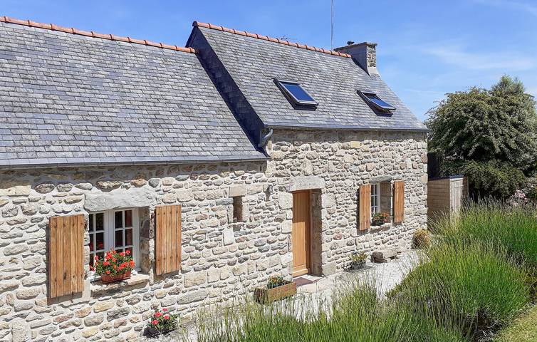 Location de vacances pour 5 personnes, avec terrasse et jardin à Ploudalmézeau - 2