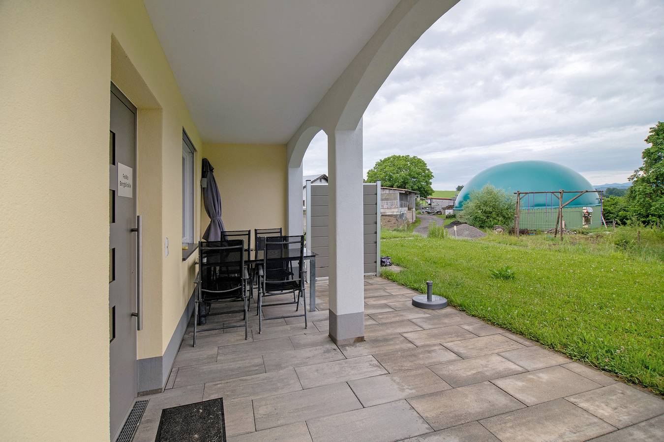 Hel lägenhet, Apartment 'Fewo Bergblickle' with Mountain View, Shared Pool and Wi-Fi in Neukirch, Region Bodensee-Oberschwaben