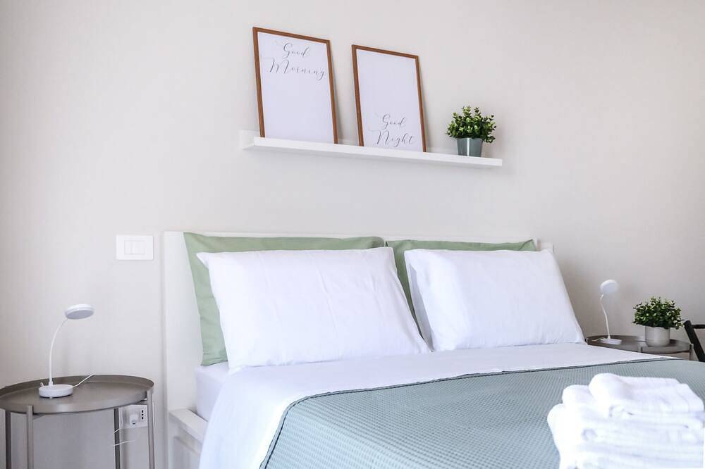 Apartamento entero, Kenya Apt Milazzo: Center & Port Aeolian Islands in Milazzo, Provincia de Messina