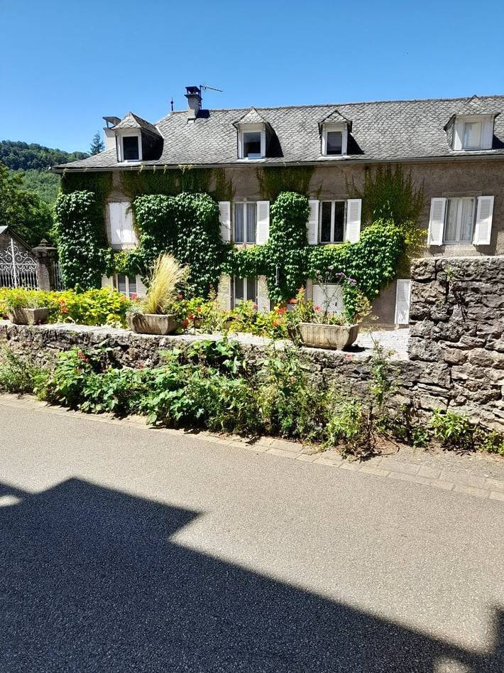 Chambre d’hôte pour 2 personnes, avec jardin à Salles-la-Source