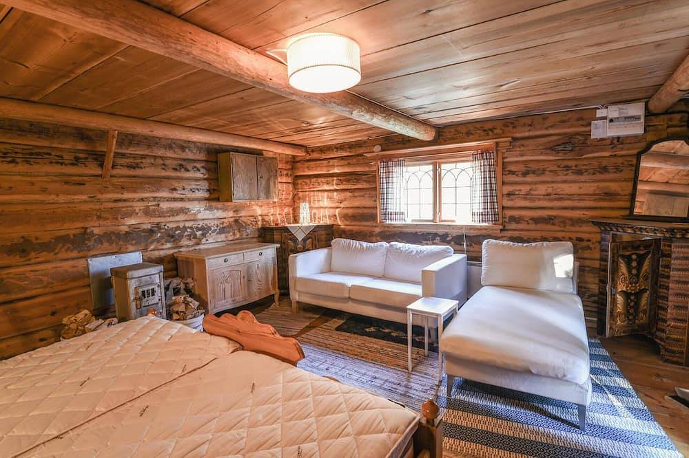 2 bedroom amazing home in Mora/Nunäs in Lake Siljan