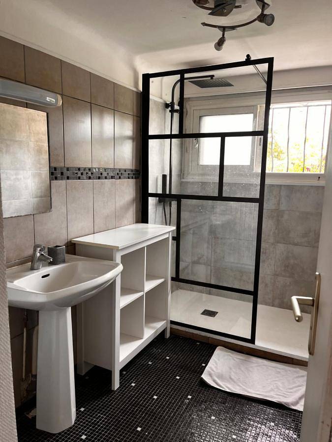 Appartement entier, Two-Bedroom Apartment in Ustaritz, Région de Bayonne